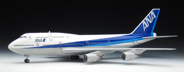 ハセガワ 1/200「ANA 747-400D」プラモデル完成品