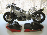 タミヤ、バイクプラモデル ヨシムラ隼